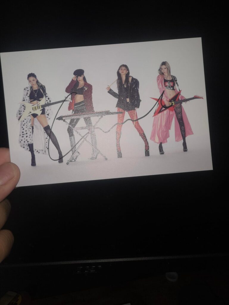 سؤال توقيع الألبوم المعقد.