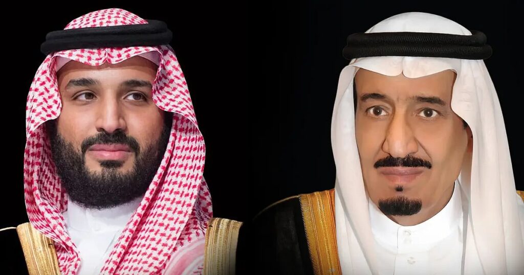 إنفاذًا لأمر خادم الحرمين بناء على ما رفعه ولي العهد.. نائب أمير الرياض يُسلم وسام الملك عبدالعزيز للمواطن ماهر الدلبحي إنفاذًا لأمر خادم الحرمين بناء على ما رفعه ولي العهد.. نائب أمير الرياض يُسلم وسام الملك عبدالعزيز للمواطن ماهر الدلبحي