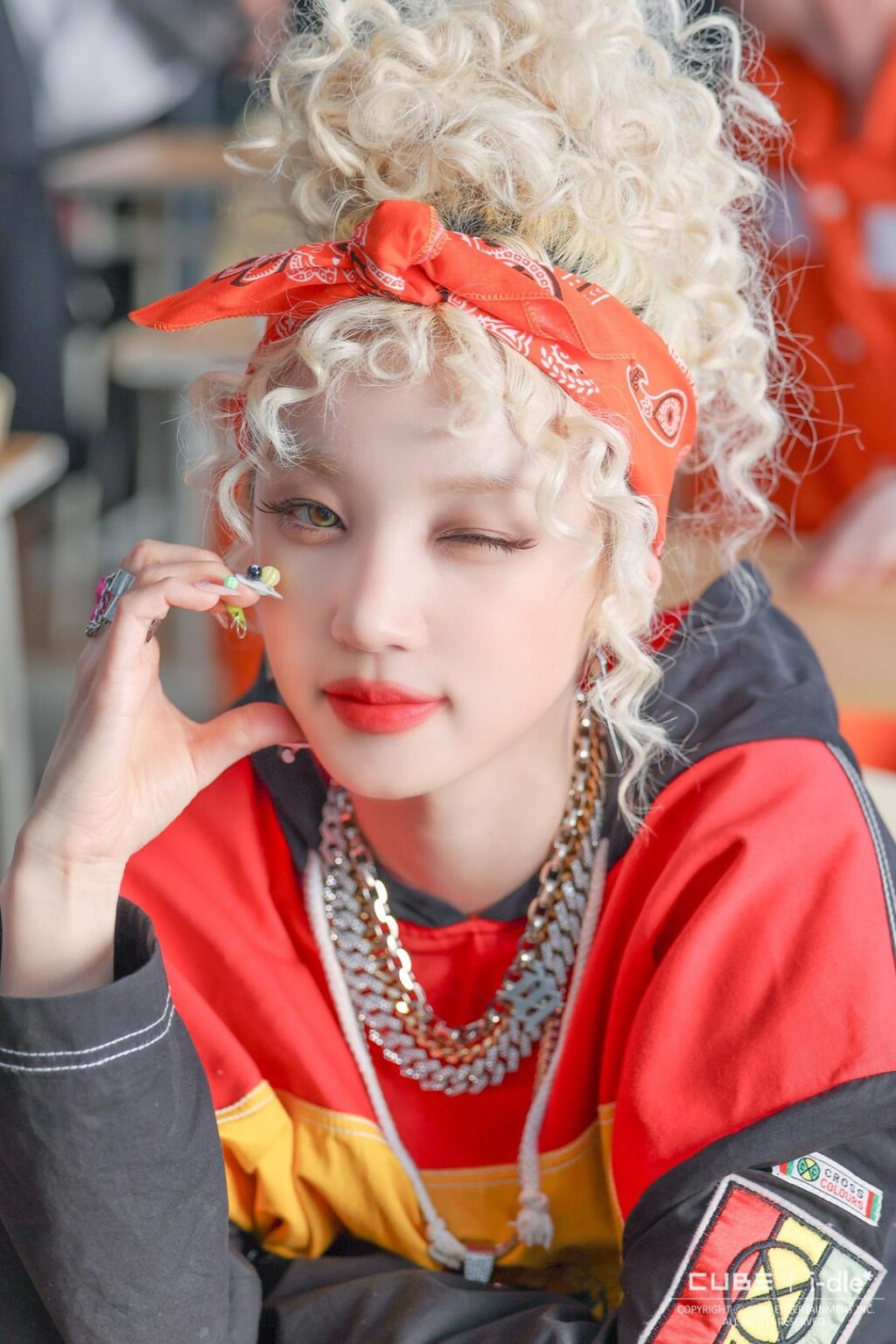 250922 i -lood خلف الصورة - Yuqi 'Mo' M/V تصوير خلف الكواليس ♡