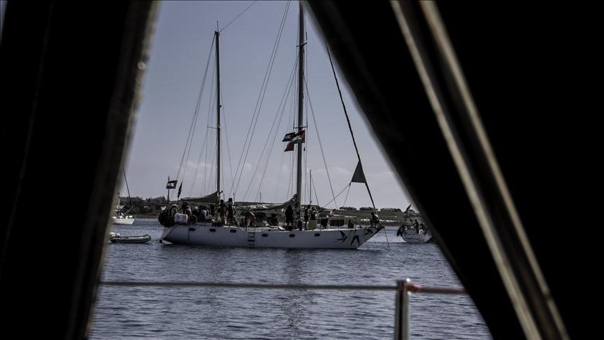 130 شخصية عامة في فرنسا وبلجيكا تطالب بحماية أسطول الصمود