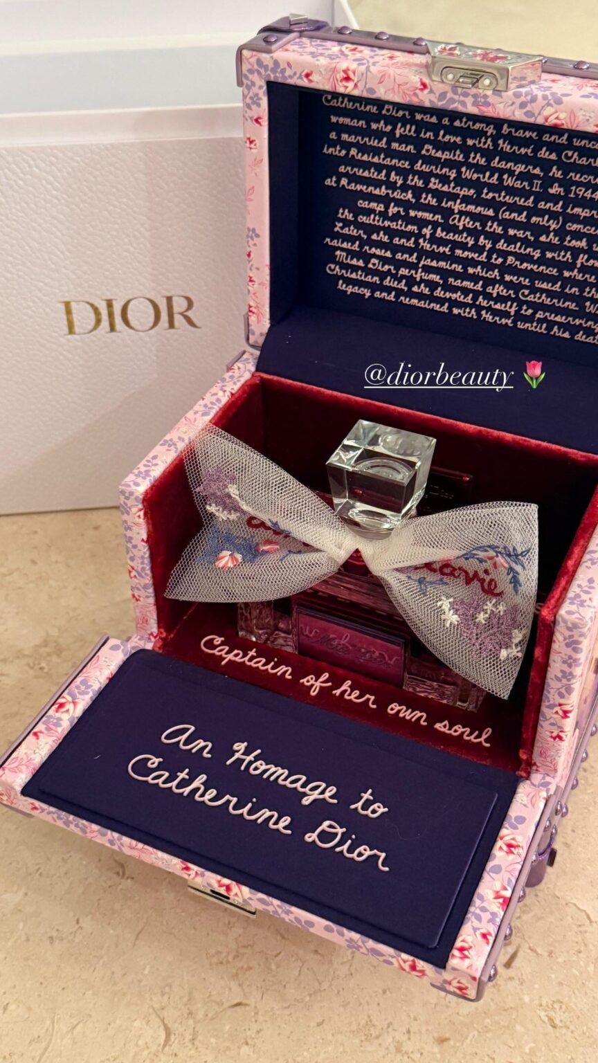 250921 تحديث قصة JISOO IG