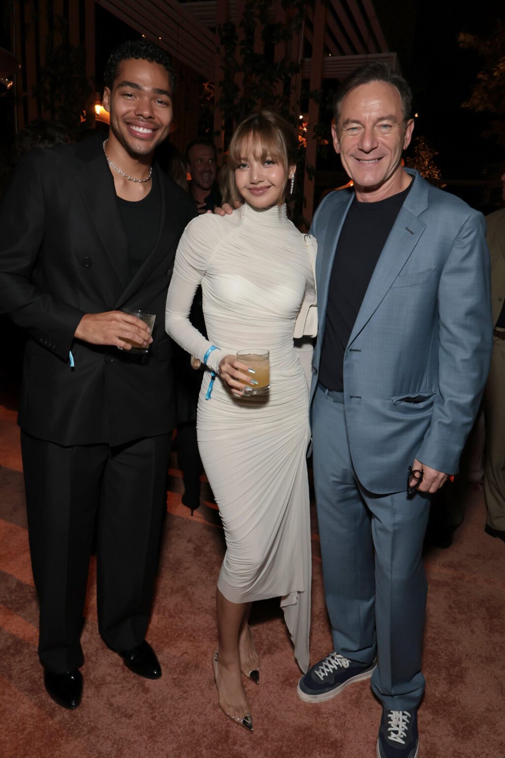 250913 Lisa W/ Nicholas Duvernay و Jason Isaacs @ the 19th Asevalize قبل جوائز Emmy Primetime