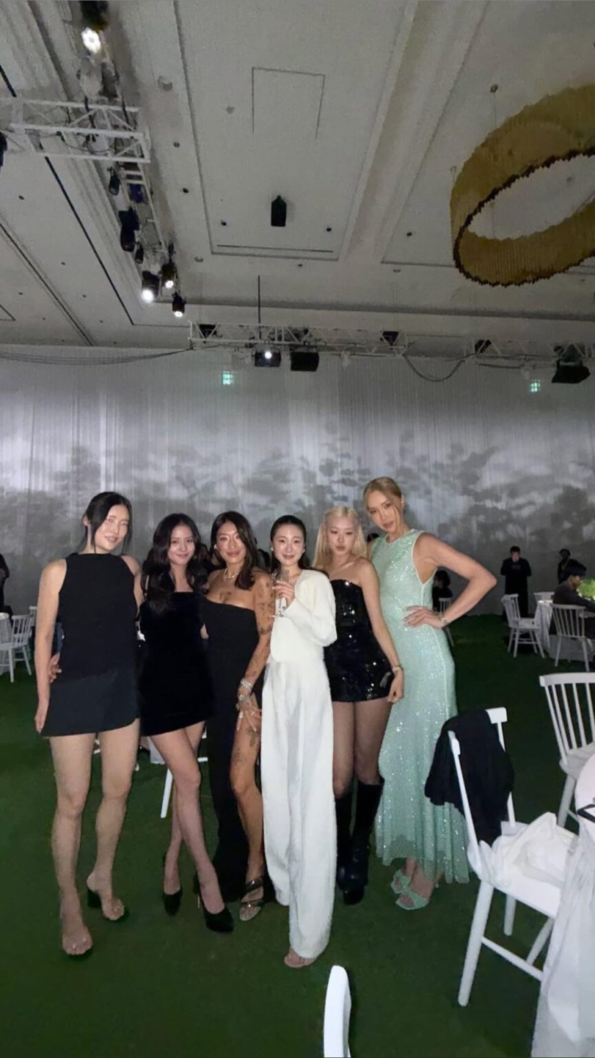 250902 تحديث قصة Peggy Gou Ig W/ Jisoo & Rosé