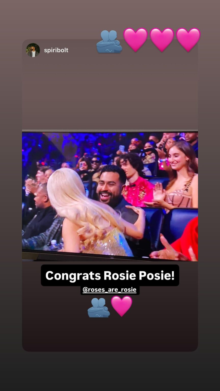 250908 تحديث قصة Rosé IG