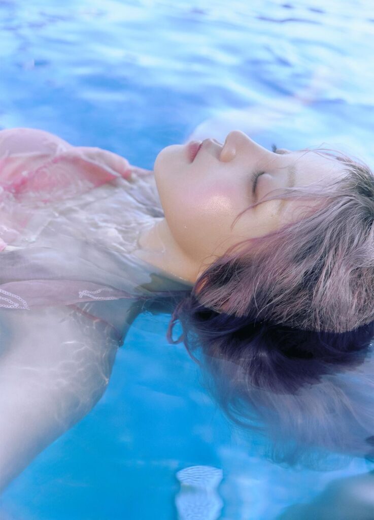 250904 Yuqi 1st Single [Motivation] معاينة الصورة الضوئية #2