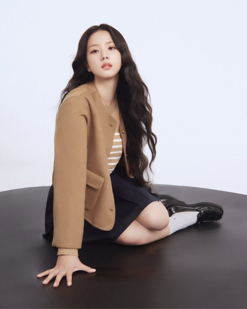 250907 Jisoo لتومي هيلفيجر