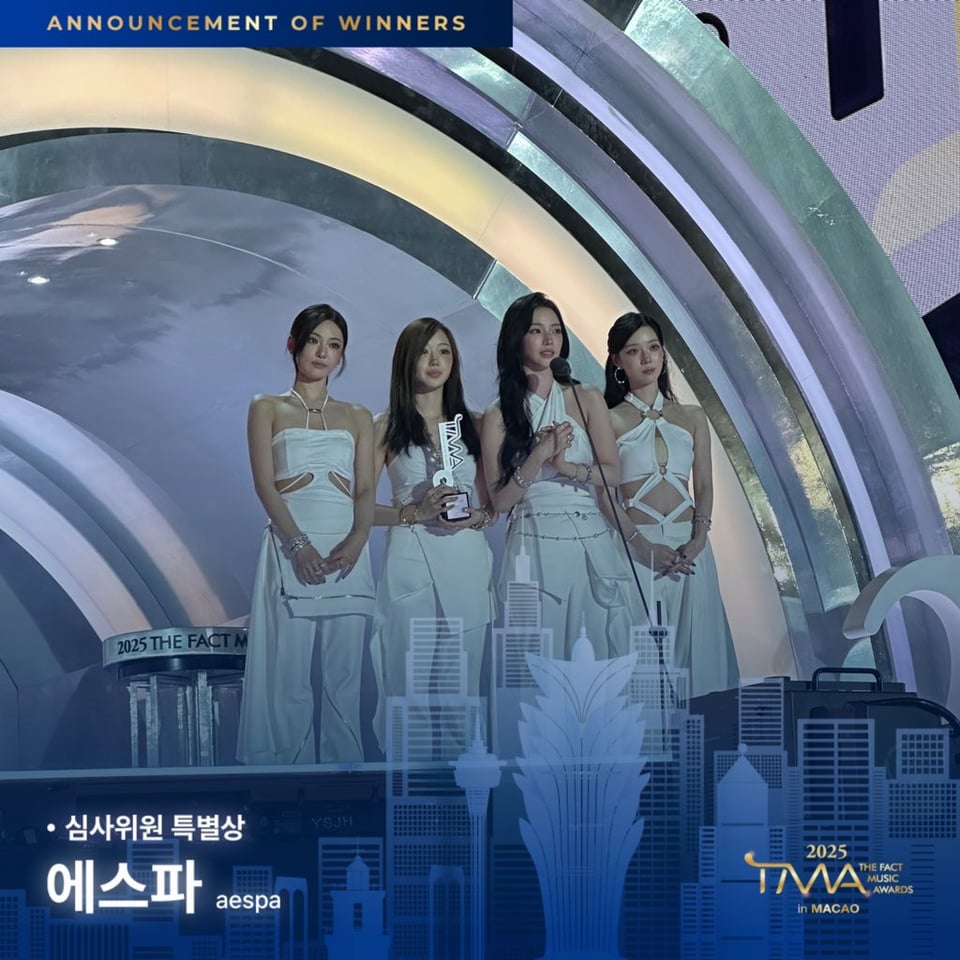 250920 AESPA يفوز "جائزة هيئة المحلفين الخاصة" و "Muse of the Year" في 2025 جوائز الموسيقى Fact