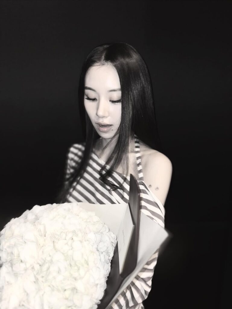 250929 تحديث Chaeyoung Instagram - جاهز جدًا لصيف النساء 26!