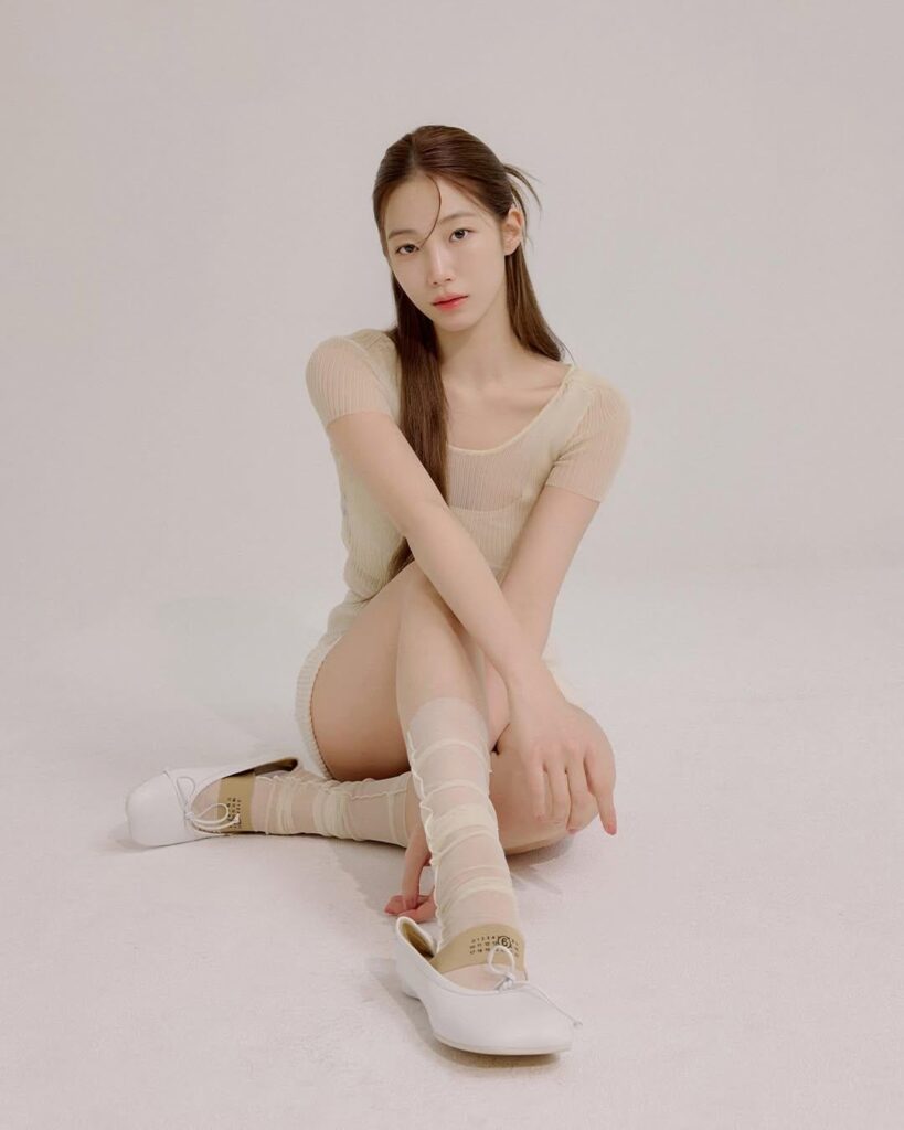 251008 Vidivici Korea Instagram Update مع Kazuha