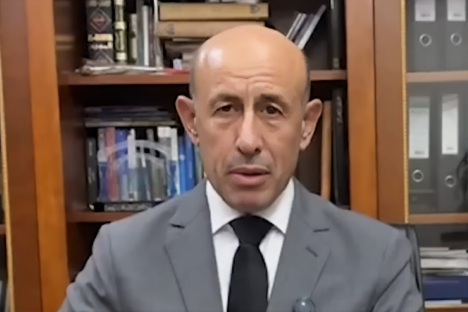 زياد زهر الدين يثير الجدل بشأن حقيقة مغادرته منصب القنصل السوري بدبي | أخبار