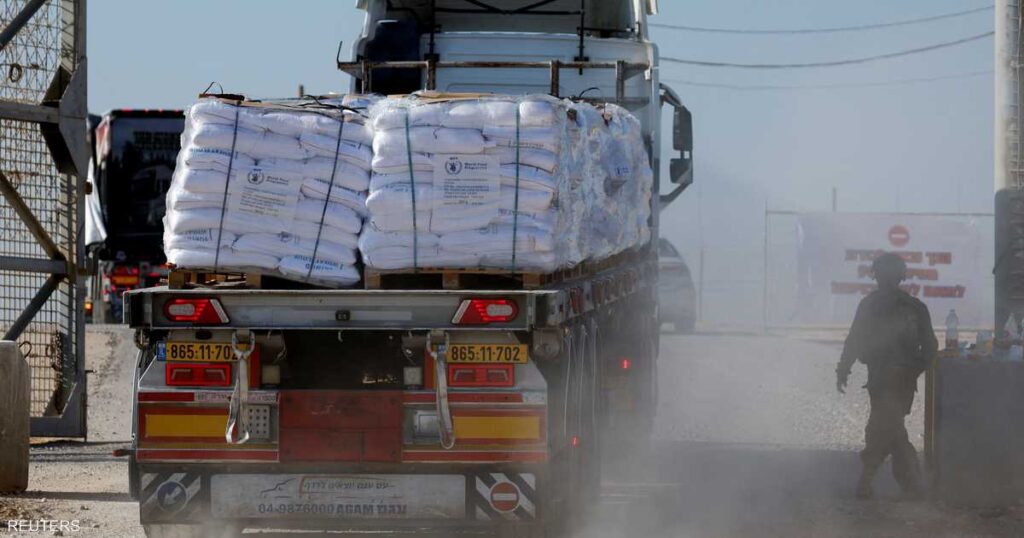 إسرائيل تعيد فتح معبر كرم أبو سالم مع قطاع غزة إسرائيل تعيد فتح معبر كرم أبو سالم مع قطاع غزة