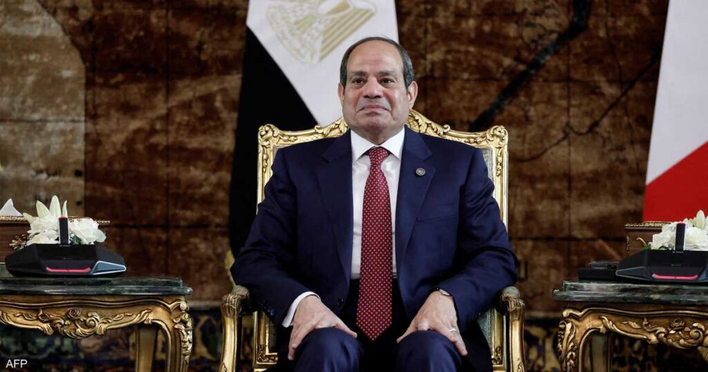 السيسي يشيد بجهود الجيش المصري في دعم ركائز الأمن السيسي يشيد بجهود الجيش المصري في دعم ركائز الأمن