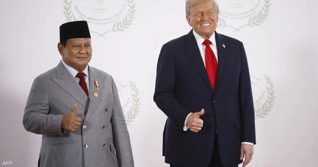 فيديو: “ميكروفون مفتوح” يكشف طلب رئيس إندونيسيا من ترامب فيديو: "ميكروفون مفتوح" يكشف طلب رئيس إندونيسيا من ترامب