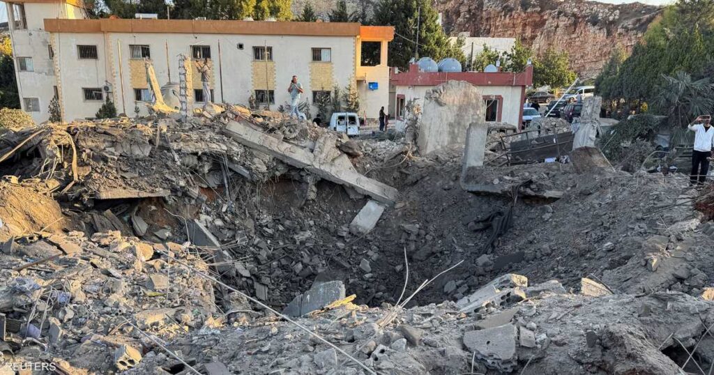 بعد تحذيرات براك.. غارات إسرائيلية على مناطق عدة جنوبي لبنان بعد تحذيرات براك.. غارات إسرائيلية على مناطق عدة جنوبي لبنان