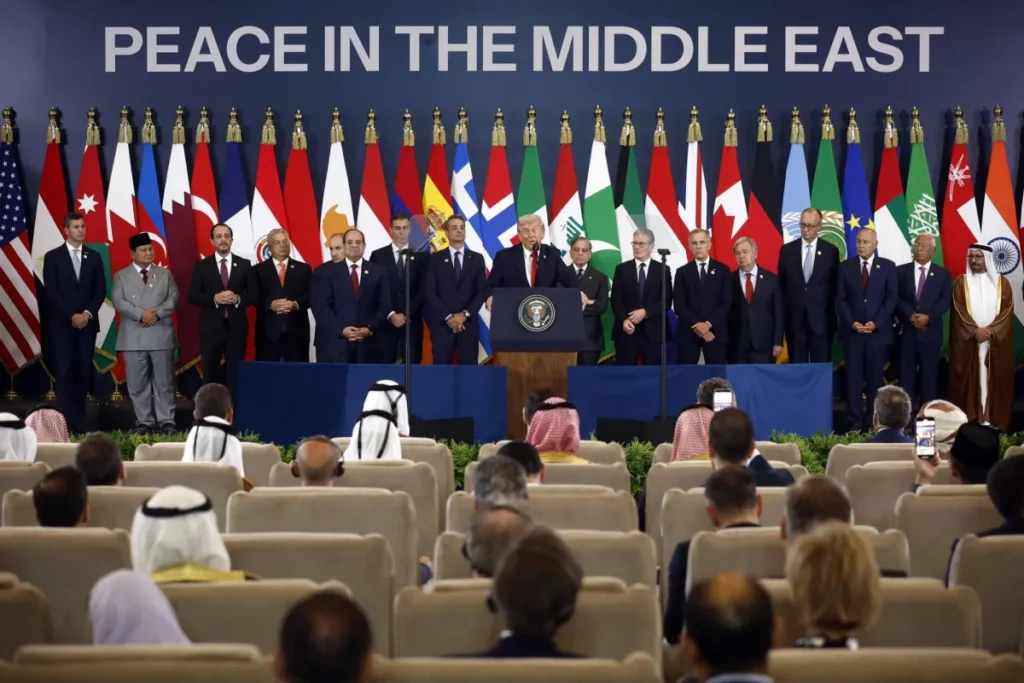 ترمب والوسطاء يوقعون وثيقة اتفاق غزة في قمة شرم الشيخ (تغطية حية)