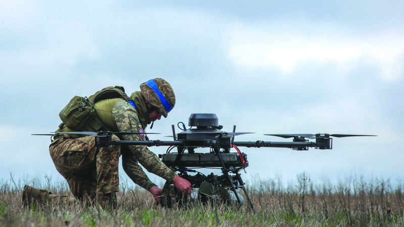 الخبرات المكتسبة من المعركة تسهم في تقديم التعديلات المطلوبة في تكتيكات الحرب. رويترز