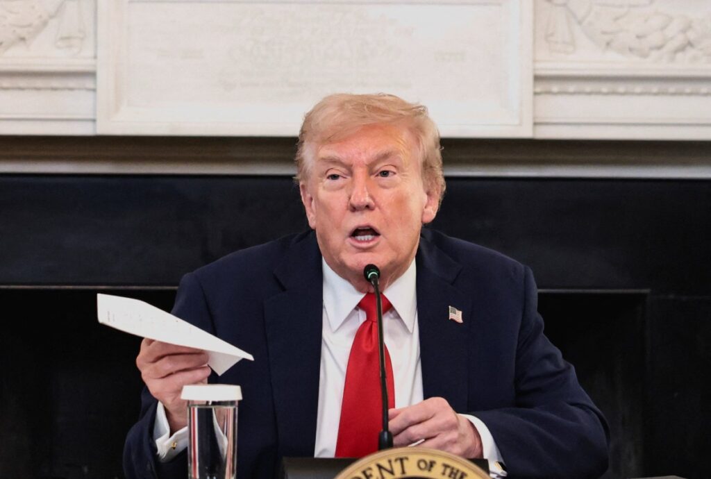 ترامب: إسرائيل وحماس وقعتا على المرحلة الأولى من اتفاق غزة