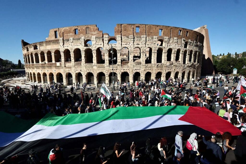 منظمة إيطالية مؤيدة لأسطول الصمود تتهم إسرائيل بمنع إرسال مساعدات لغزة عبر الأردن