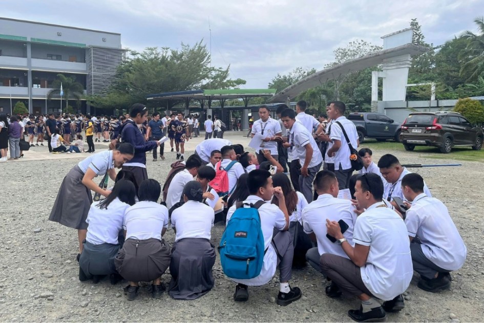 رفع الإنذار من تسونامي بعد زلزال بقوة 7,4 درجات قبالة جنوب الفيليبين