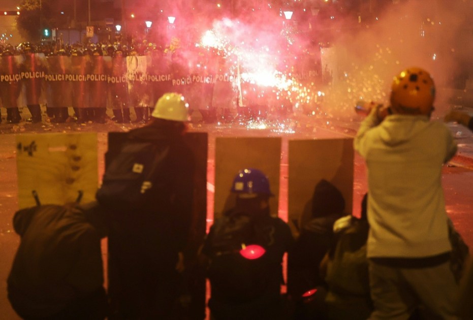 قتيل وأكثر من مئة جريح إثر تظاهرات جديدة ضد الجريمة المنظمة في البيرو