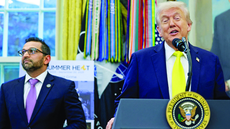 الفنزويليون يترقبون بقلق ما ستفعله إدارة ترامب في بلادهم ترامب كان قد أذن أخيراً لوكالة الاستخبارات المركزية الأميركية بعملية «سرية» في فنزويلا. رويترز