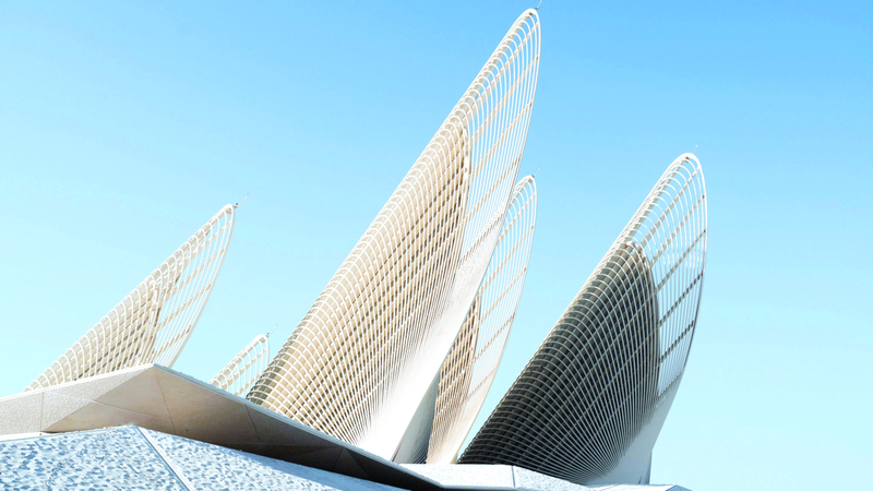 متحف زايد الوطني يجسّد روح الإمارات.. من «عيشي بلادي» حتى العطر متحف زايد الوطني من أول المتاحف الوطنية عالمياً التي تدمج العناصر متعددة الحواس في تجربة الزائر الدائمة. من المصدر