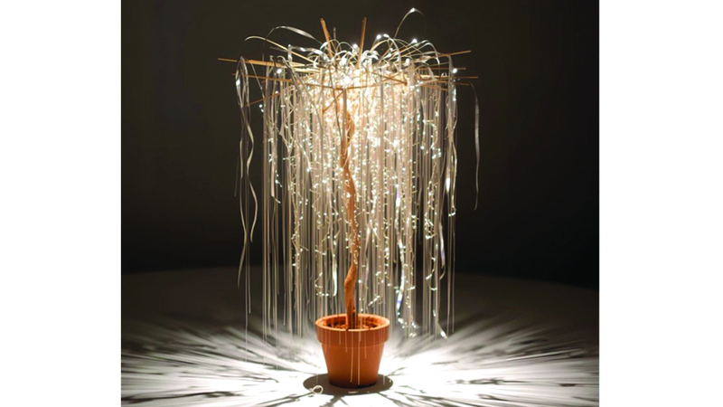 «منار أبوظبي 2025».. إبداع يتعقب علاقة الأجداد بالضوء