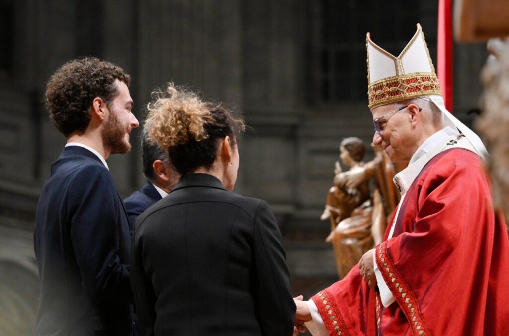 البابا: إنّ ما نناله فيما نبحث عن الحقيقة ونجتهد في الدراسة، يساعدنا لكي نكتشف أنّنا ننتمي إلى من يحبّنا وله مشروع محبّة لحياتنا