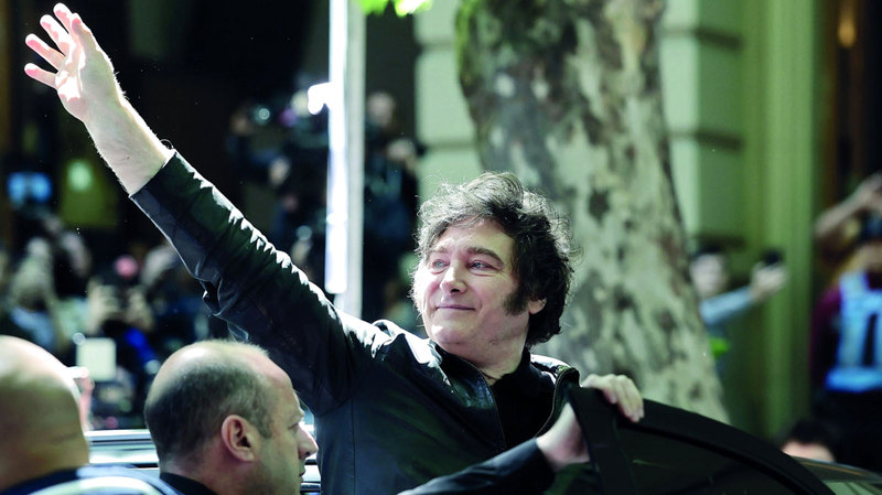 ميلي يتعهد بمزيد من الإصلاحات بعد فوز حزبه بالانتخابات التشريعية في الأرجنتين         