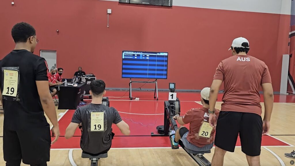 بطولة الجامعات للتجديف الأرضي تستقطب 100 طالب وطالبة في الشارقة بطولة الجامعات للتجديف الأرضي تستقطب 100 طالب وطالبة في الشارقة