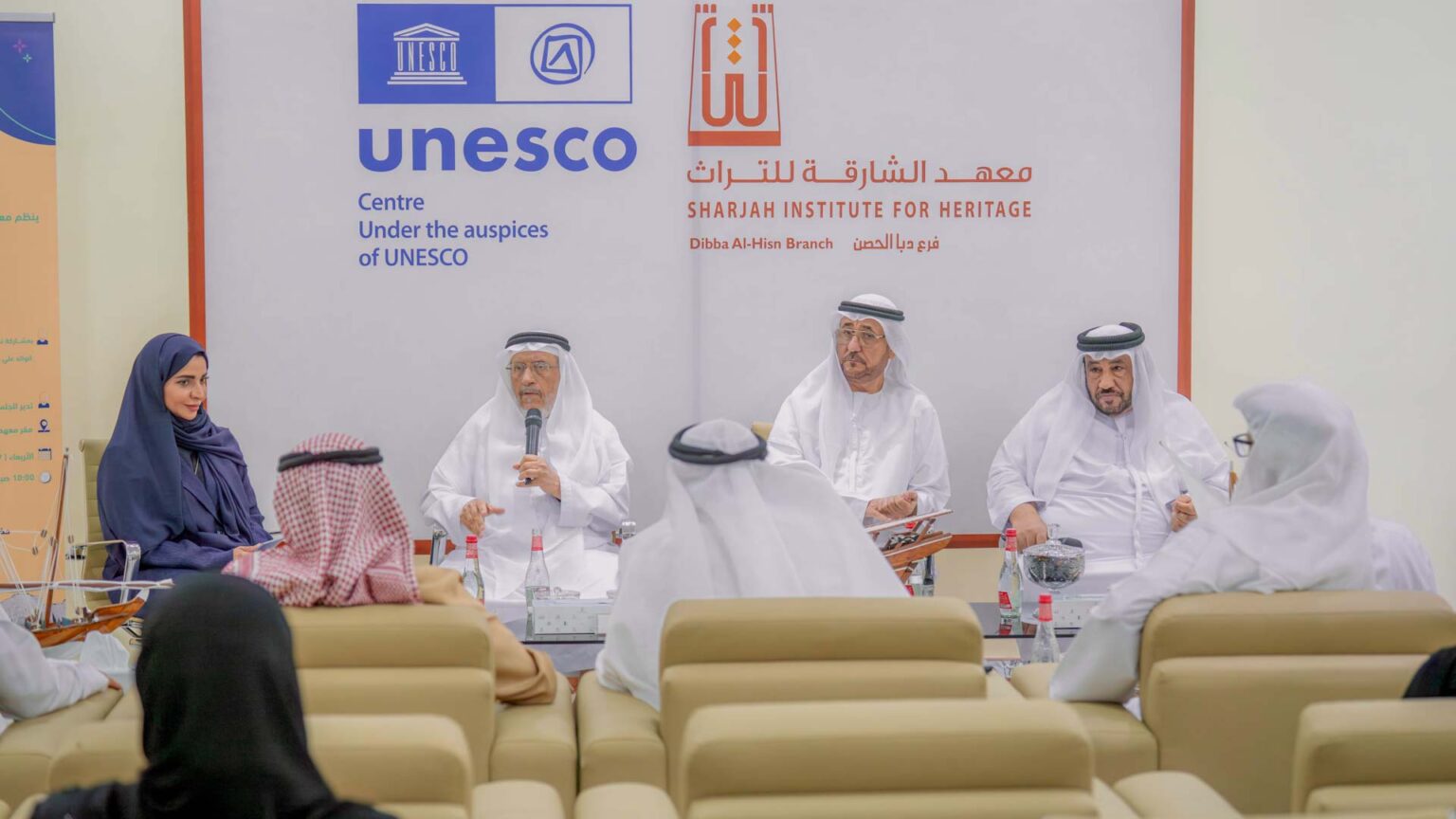 معهد الشارقة للتراث ينظم جلسة حكايات من سفر البحر في دبا الحصن معهد الشارقة للتراث ينظم جلسة حكايات من سفر البحر في دبا الحصن