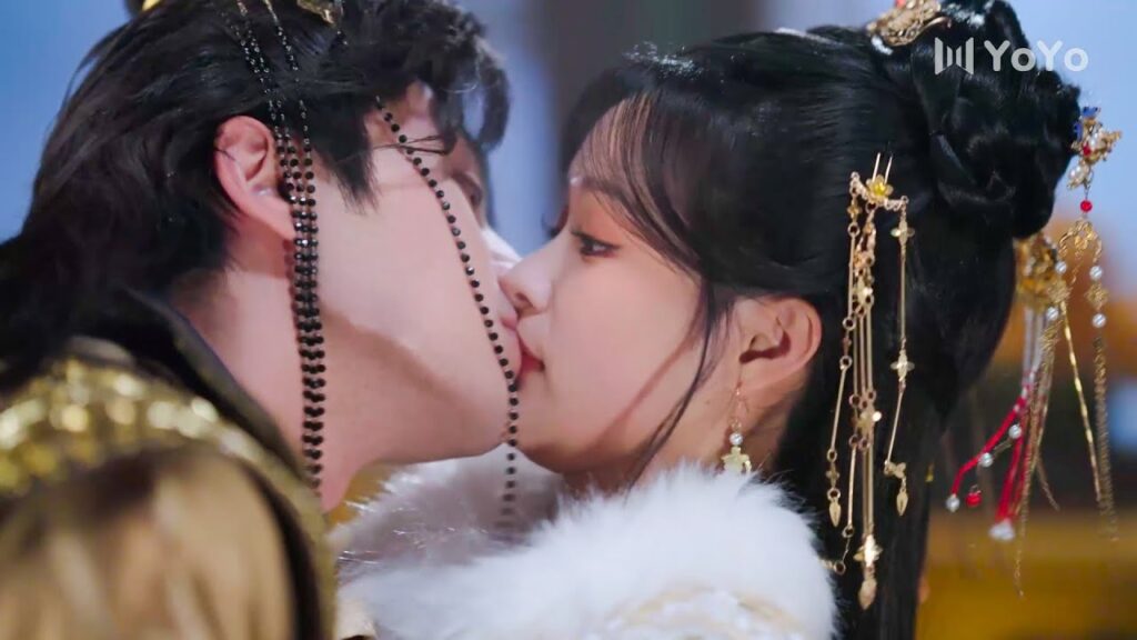 يأتي الى غرفتها و لا يتوقف عن تقبيلها ❤️Tales of Palace Schemes