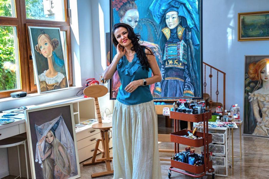 الفنانة الرومانية كارمن أولتيني تكشف عن معرضها الجديد “جسر المشاعر” في أبوظبي الفنانة الرومانية كارمن أولتيني تكشف عن معرضها الجديد “جسر المشاعر” في أبوظبي