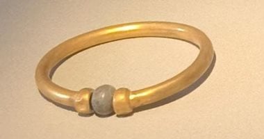 ماذا كشفت النيابة فى واقعة سرقة الأسورة الأثرية من المتحف المصرى؟