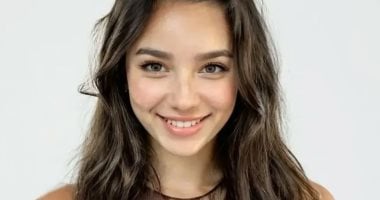 الذكاء الاصطناعي يثير الجدل في هوليوود بعد ظهور ممثلة افتراضية مطورة بالـ Ai الذكاء الاصطناعي يثير الجدل في هوليوود بعد ظهور ممثلة افتراضية مطورة بالـ Ai