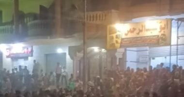 أهالى ناهيا يبحثون عن طفل ادعى أصدقاؤه احتجازه داخل ماسورة غاز.. صور أهالى ناهيا يبحثون عن طفل ادعى أصدقاؤه احتجازه داخل ماسورة غاز.. صور