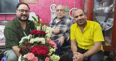 اليوم السابع يحتفى بالفنان صبري عبد المنعم في منزله.. صور