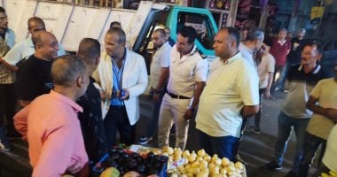 آخر صورة لرئيس حى شرق الإسكندرية قبل القبض عليه.. كان فى حملة إزالة