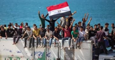 الأعلام المصرية تزين قوافل العائدين إلى شمال غزة.. فيديو