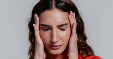 5 أبراج دماغها شغالة ما بتنامش.. برج الحوت يبالغ في التحليل والميزان متردد