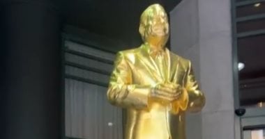 مجسم للرئيس.. الجاليات المصرية تحتشد أمام مقر إقامة السيسى ببروكسل.. فيديو مجسم للرئيس.. الجاليات المصرية تحتشد أمام مقر إقامة السيسى ببروكسل.. فيديو