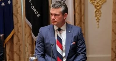 البنتاجون ردا على سؤال صحفى بشأن ربطة عنق هيجسيث: أمك اشترتها