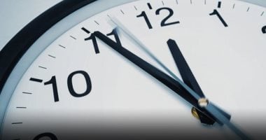 الخميس المقبل بدء تطبيق التوقيت الشتوى فى مصر.. الساعة هتتأخر 60 دقيقة