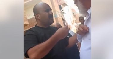 القبض على مالك المنزل المتهم بالاعتداء على مستأجر مسن بالسويس.. فيديو القبض على مالك المنزل المتهم بالاعتداء على مستأجر مسن بالسويس.. فيديو