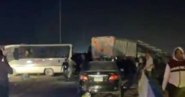 سيارات الإسعاف تنقل مصابي حادث تصادم 10 سيارات بطريق السويس للمستشفيات سيارات الإسعاف تنقل مصابي حادث تصادم 10 سيارات بطريق السويس للمستشفيات