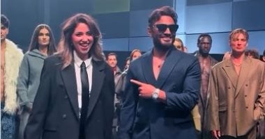 تامر حسنى يتلقى جائزة أيقونة الإلهام العالمية 2025