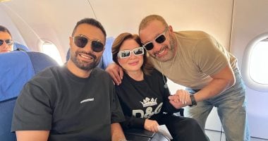 إلهام شاهين من داخل الطائرة برفقة السقا وكريم فهمى: نعم الصحبة