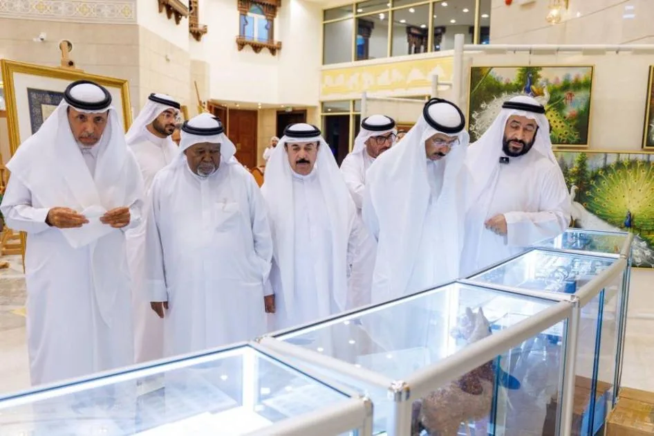 21 لوحة تحتفل بحب محمد بن راشد 21 لوحة تحتفل بحب محمد بن راشد