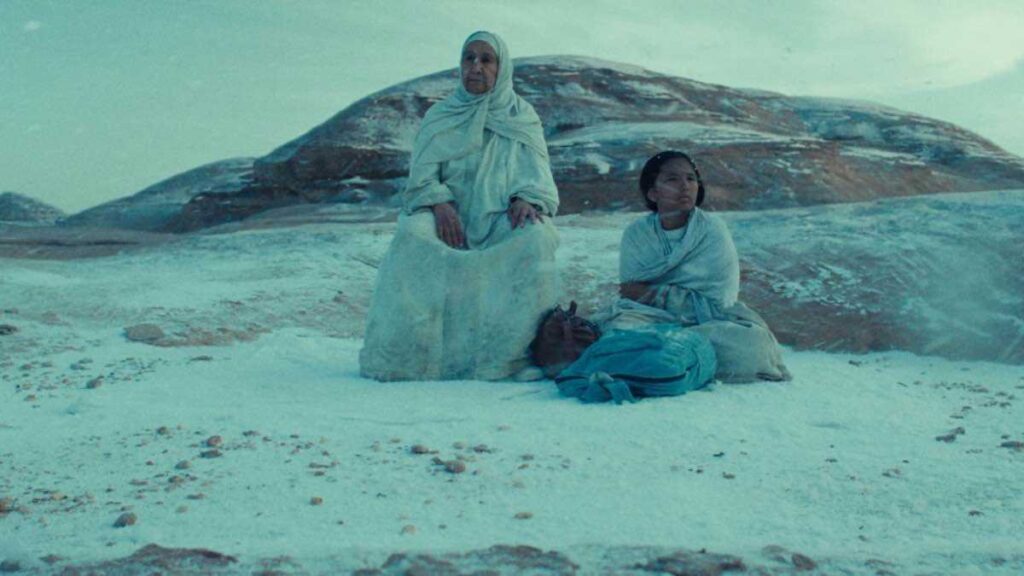 محمد سامي على تقديم سيارة فاخرة لزوجته: "دخلي غير محدود"