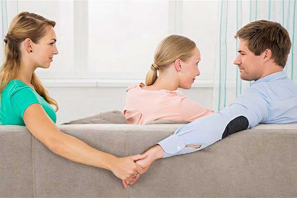 الخيانة بتجري في دمهم.. رجال 5 أبراج خبرة في التلاعب بالمشاعر